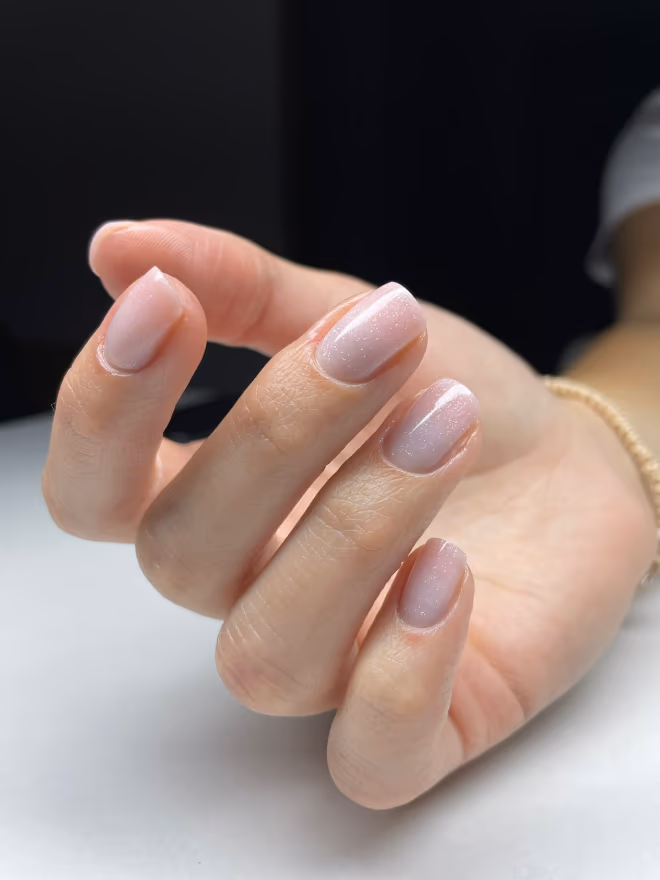 Manicure żelowy w Turku — paznokcie żelowe wzmocnione i przedłużone w gabinecie kosmetycznym Stefańska